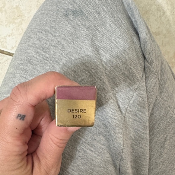 Hourglass Phantom Glossy Balm in Desire 120 - NEW - Picture 2 of 2